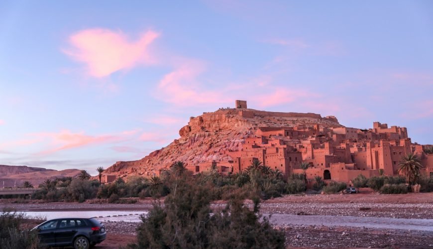 formations rocheuses et arbres
